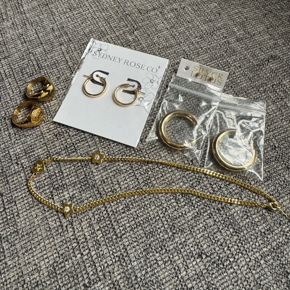GOLD PLATED JEWELLERY BUNDLE - Picture 1 of 7
